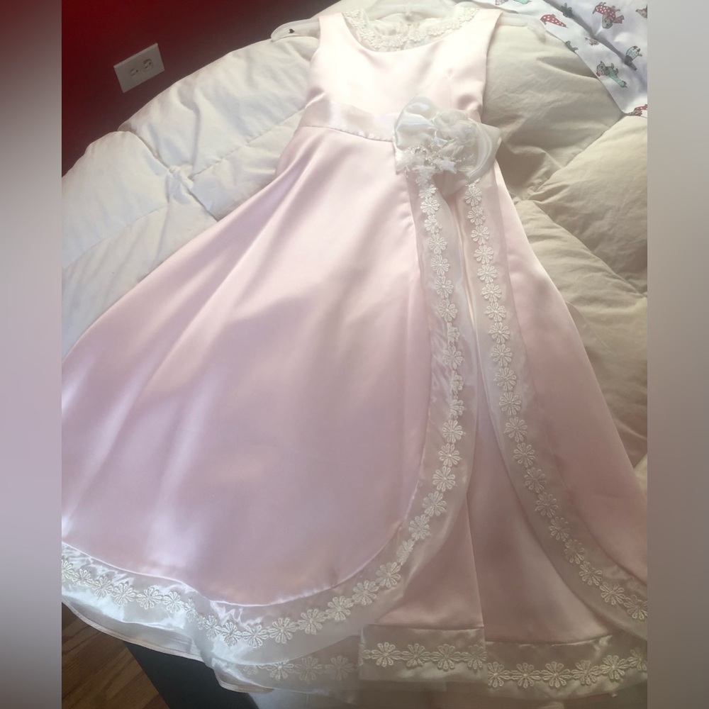 New Dimples girls gown size 8